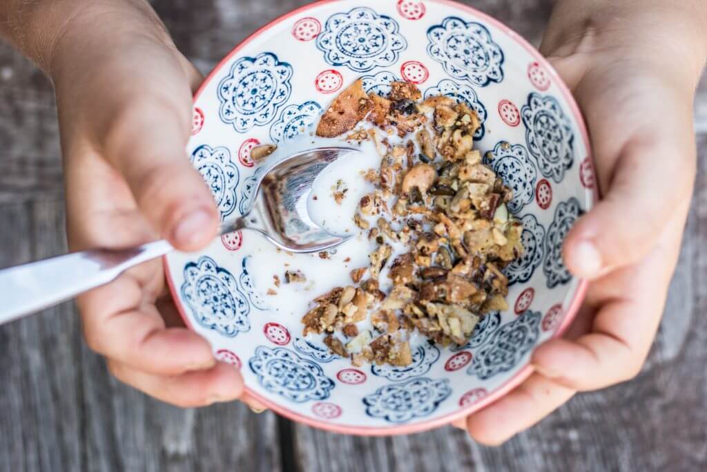 Paleo Rezept: Kokos Nuss Knuspermüsli ohne Getreide mit Nüssen